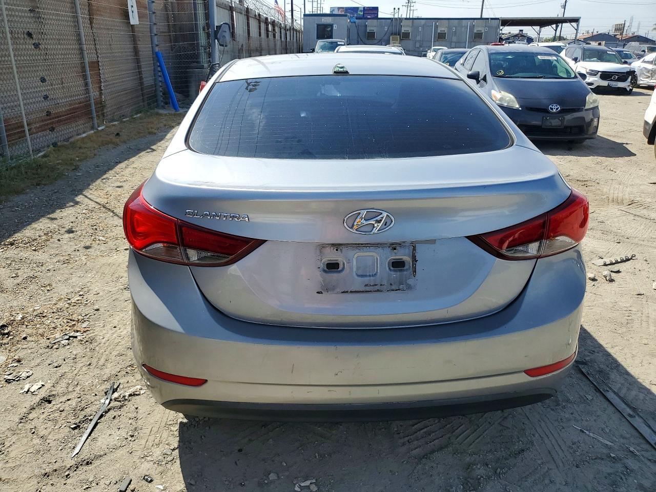 2016 Hyundai Elantra Se - Фото 6