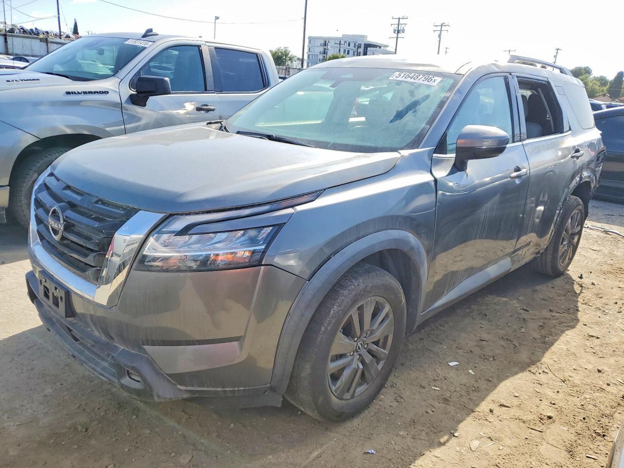 2022 Nissan Pathfinder Sv