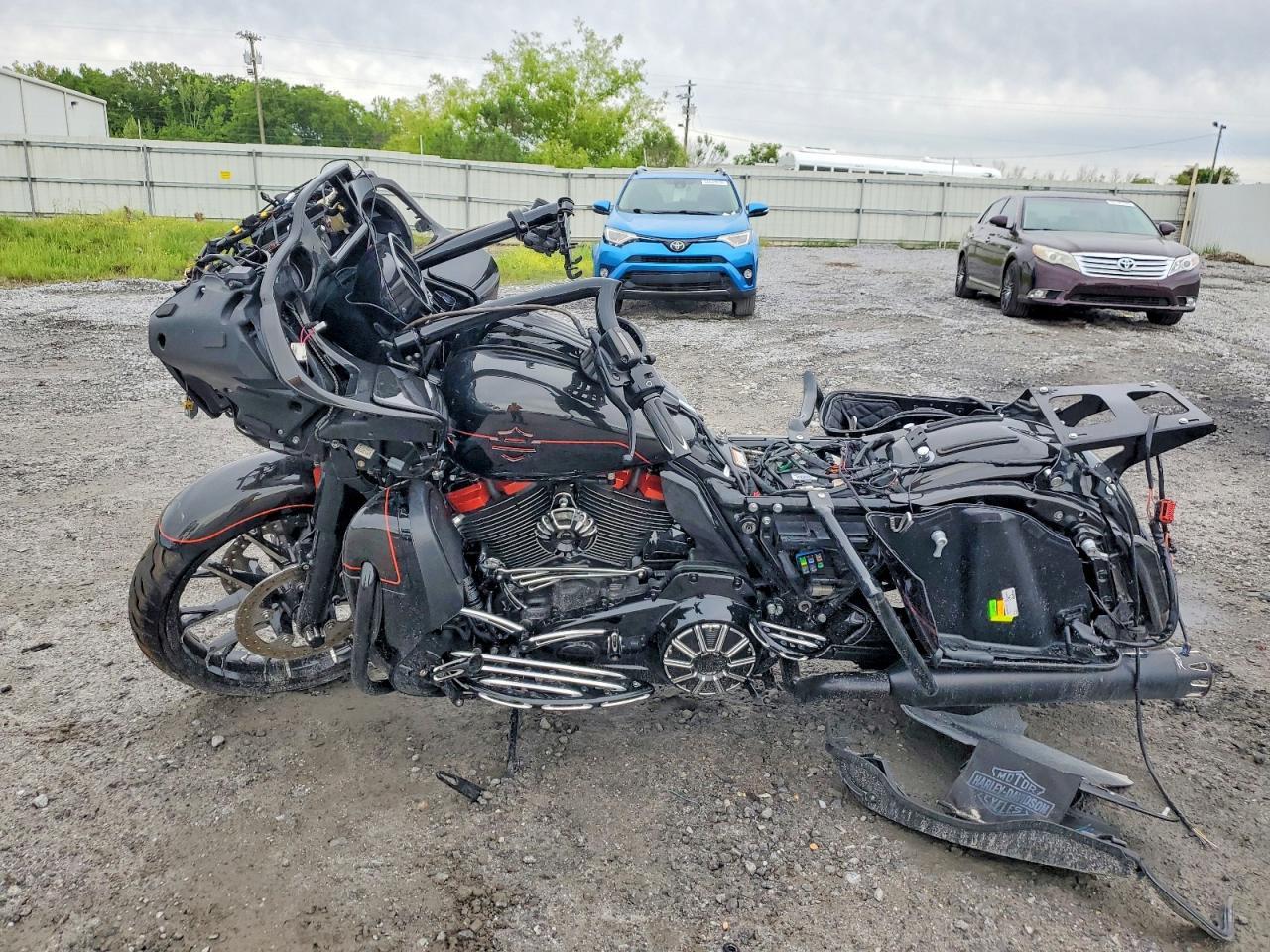 2018 Harley-Davidson Fltrxse Cvo Road Glide - Фото 3