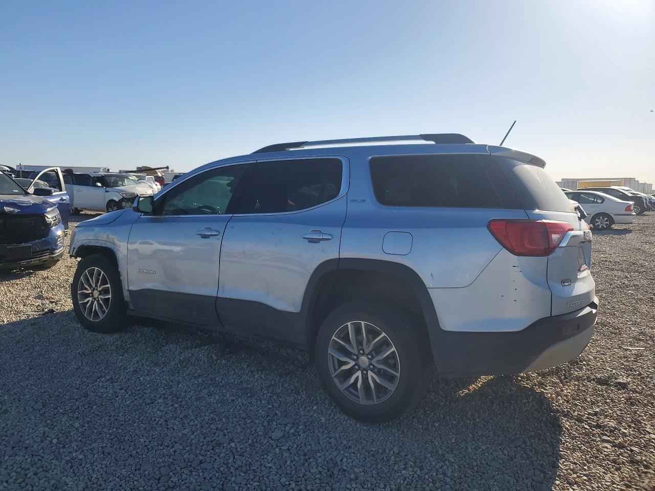 2017 GMC Acadia - Фото 2