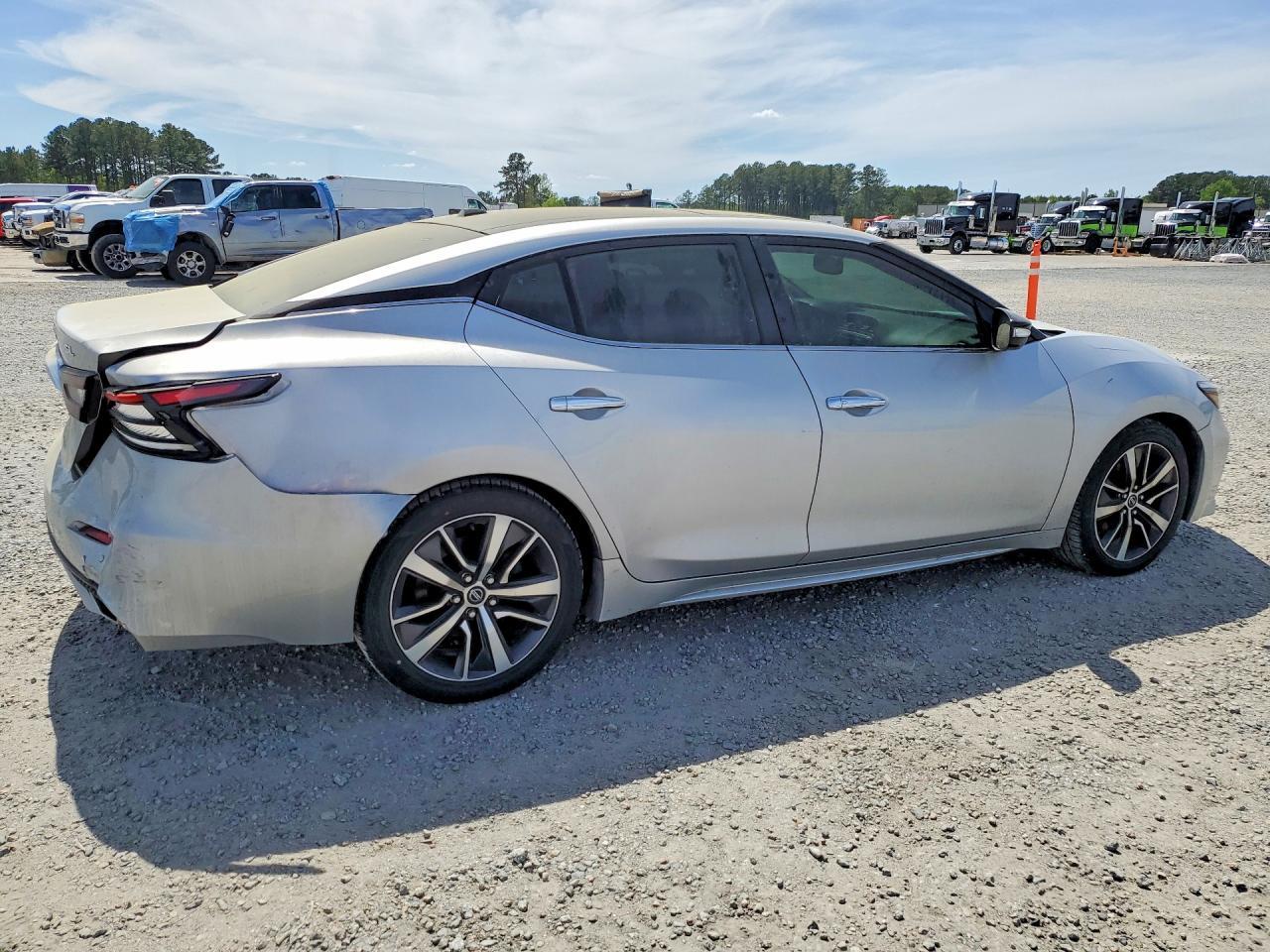 2019 Nissan Maxima - Image 3