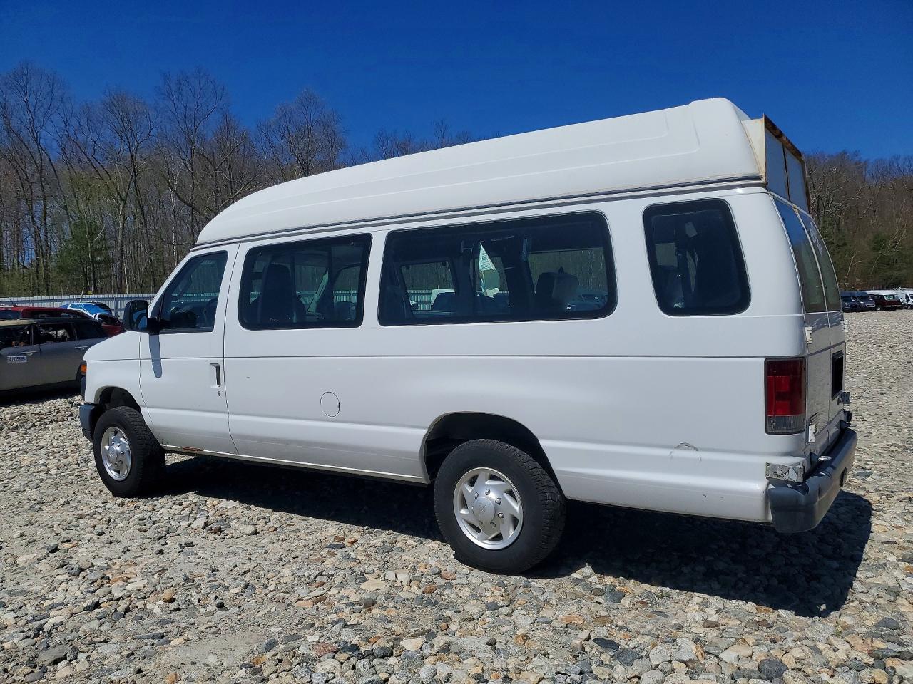 2013 Ford Econoline E350 Super Duty Van - Фото 2