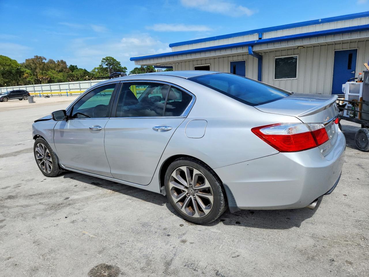2015 Honda Accord Sport - Фото 2