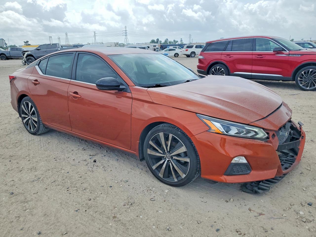 2021 Nissan Altima - Image 4
