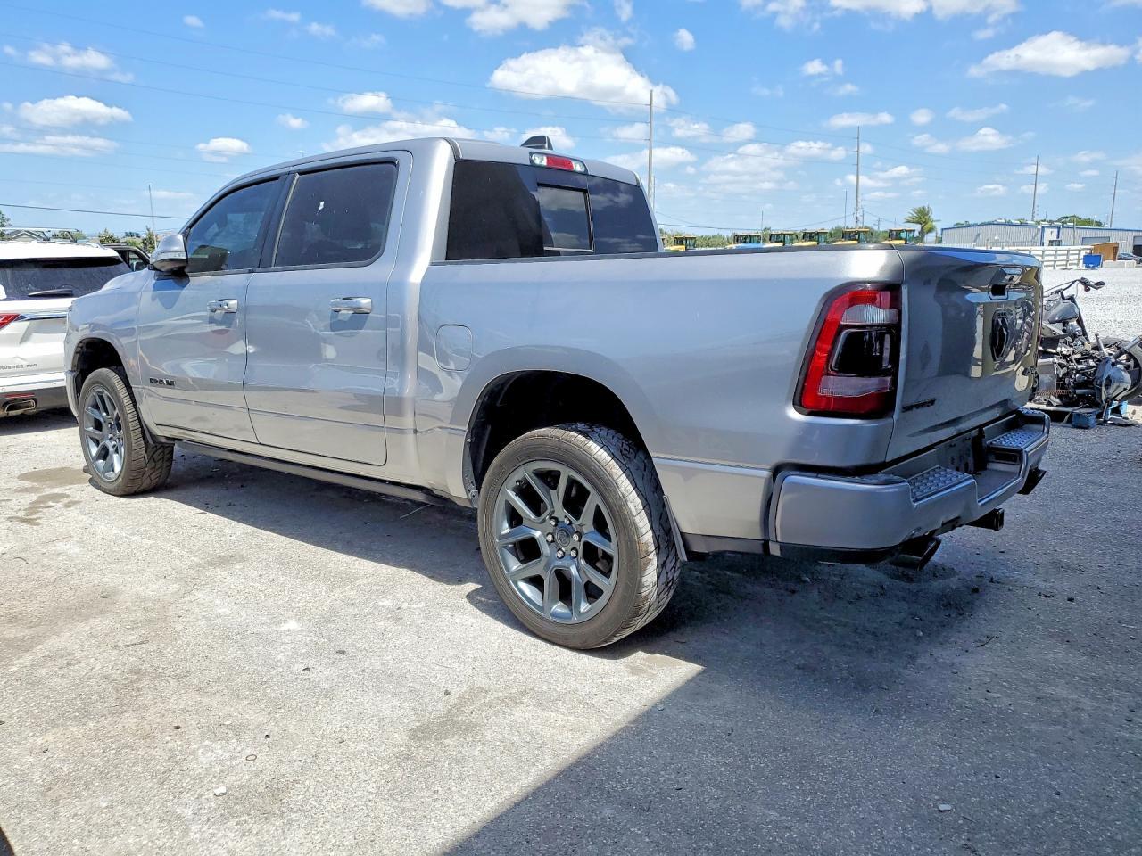 2022 Ram 1500 Sport - Фото 2