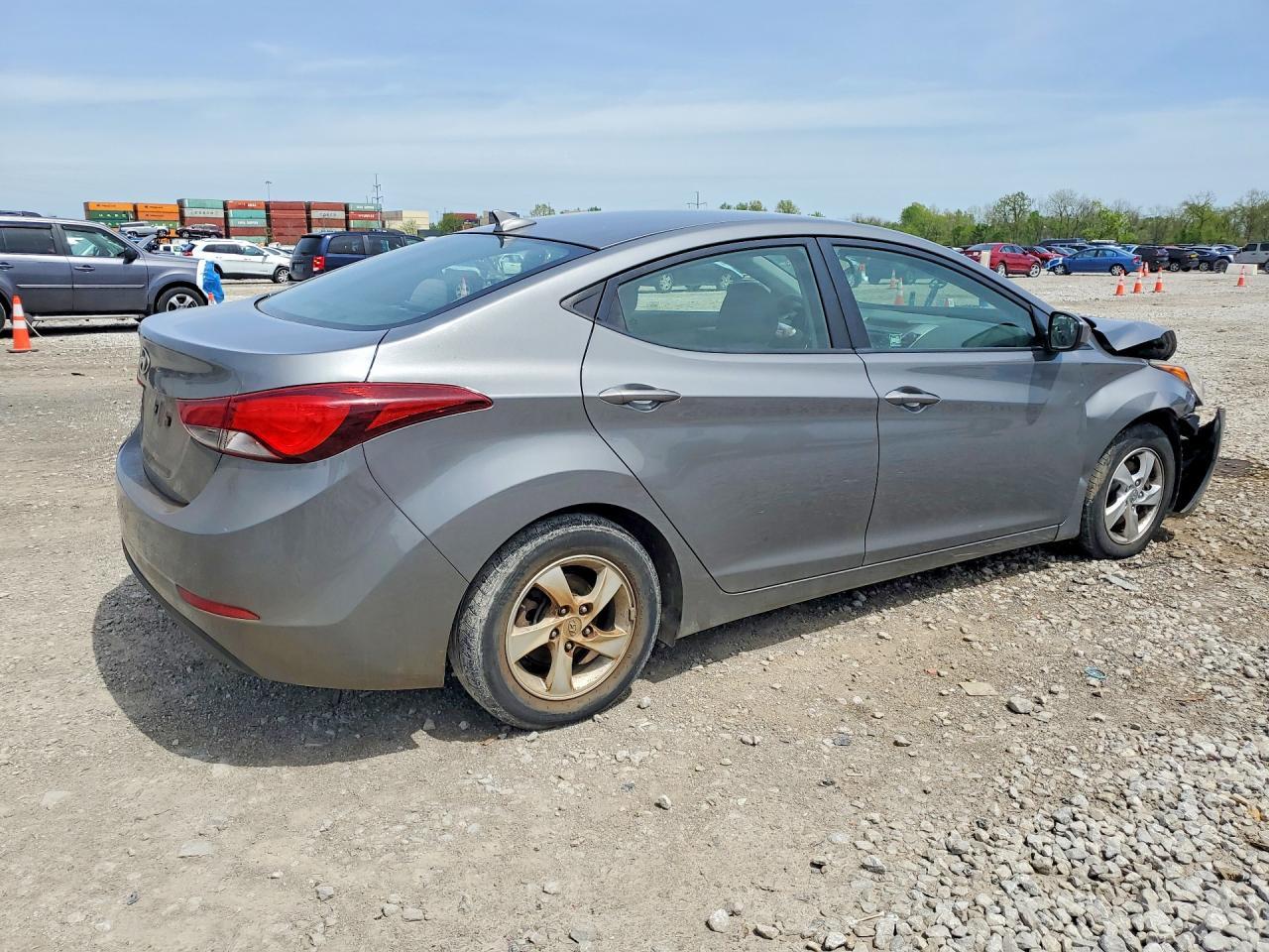 2014 Hyundai Elantra - Image 3