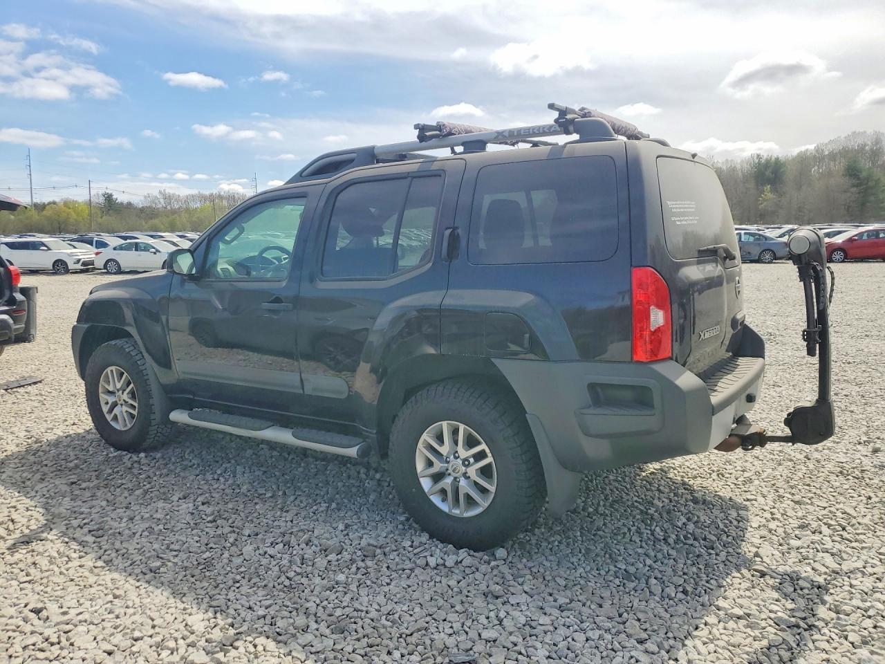 2015 Nissan Xterra - Image 2