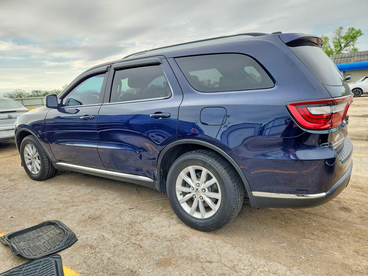 2015 Dodge Durango Sxt - Image 2