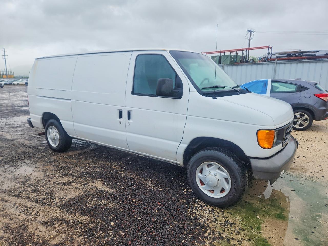 2007 Ford Econoline E150 Van - Image 4