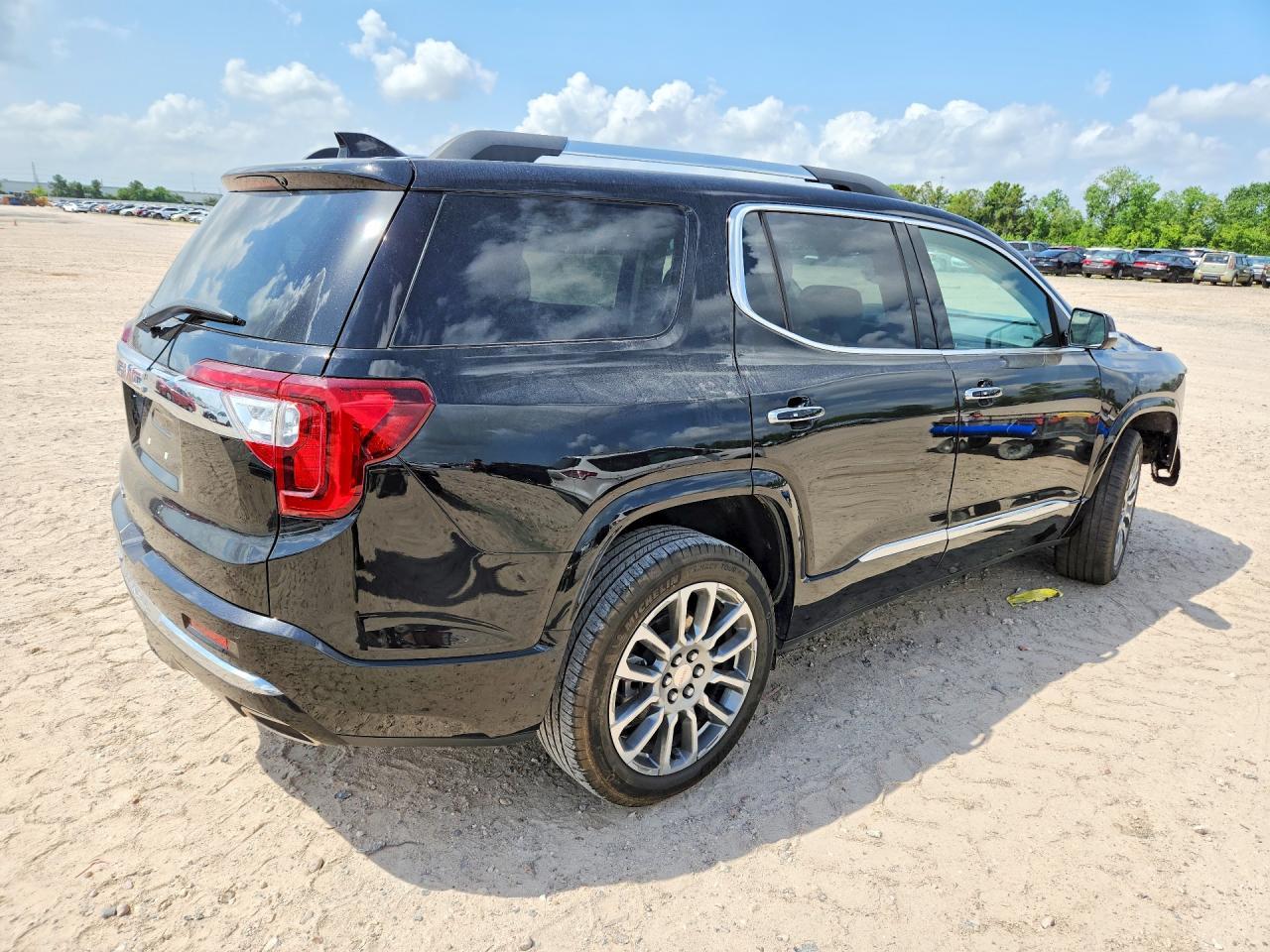 2023 GMC Acadia Denali - Фото 3