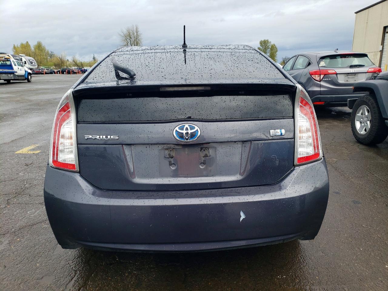 2013 Toyota Prius Two - Фото 6