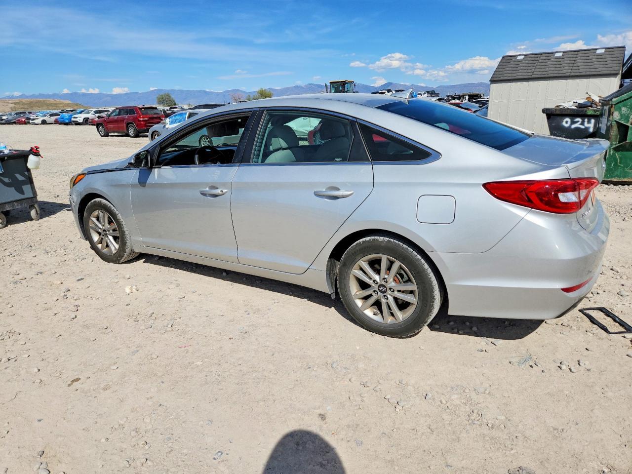 2017 Hyundai Sonata Se - Image 2