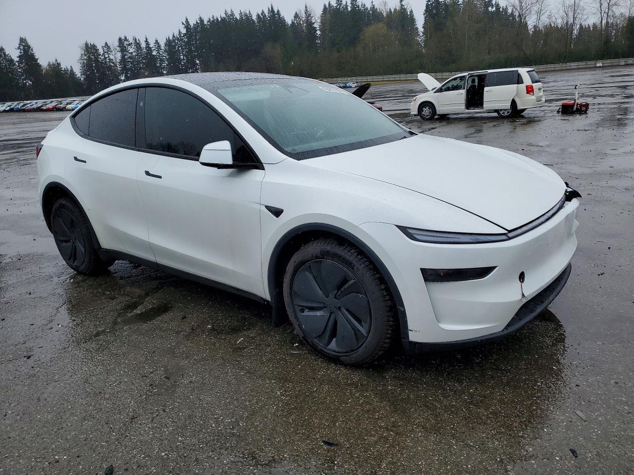 2026 Tesla Model Y - Image 4