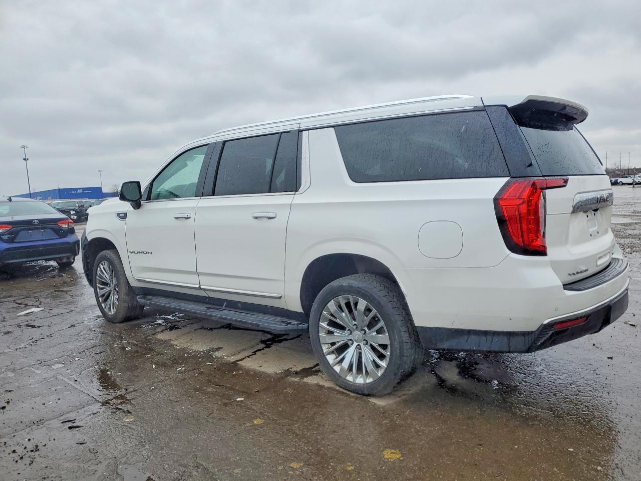2021 GMC Yukon Xl K1500 Slt - Фото 2