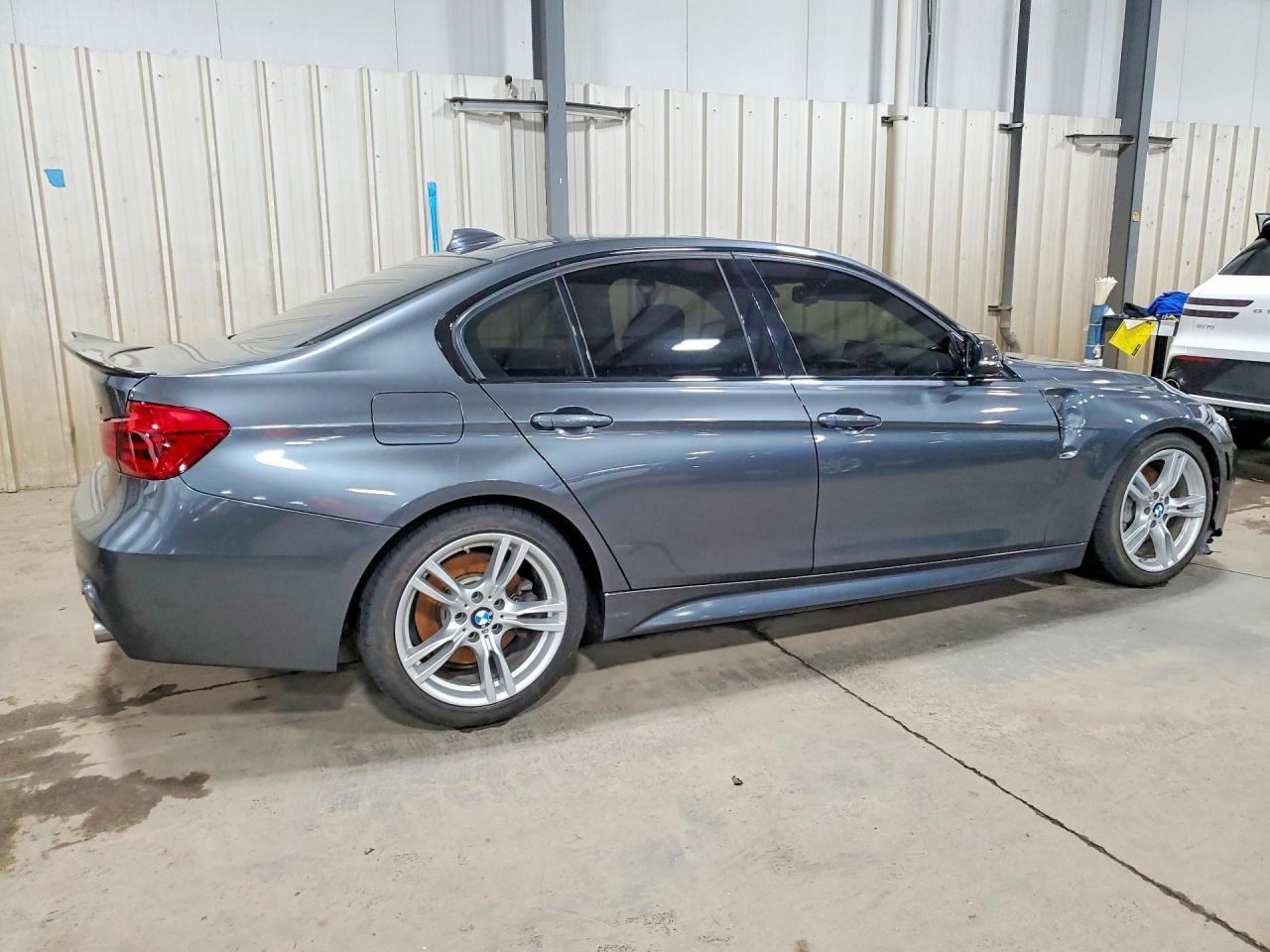 2016 BMW 340 Xi - Image 3