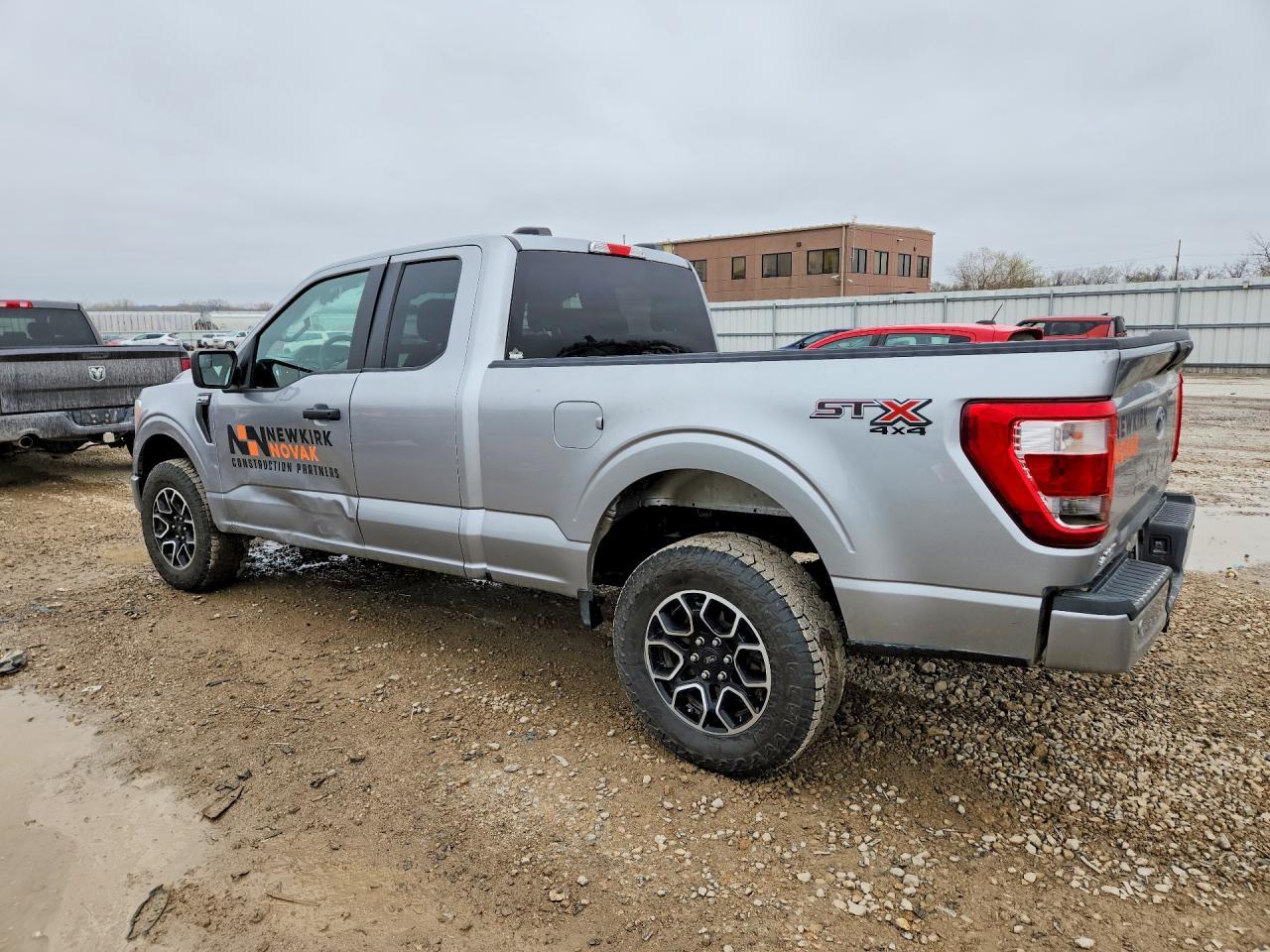 2022 Ford F150 Super Cab - Фото 2