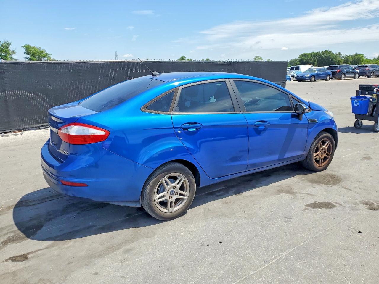 2019 Ford Fiesta Se - Фото 3