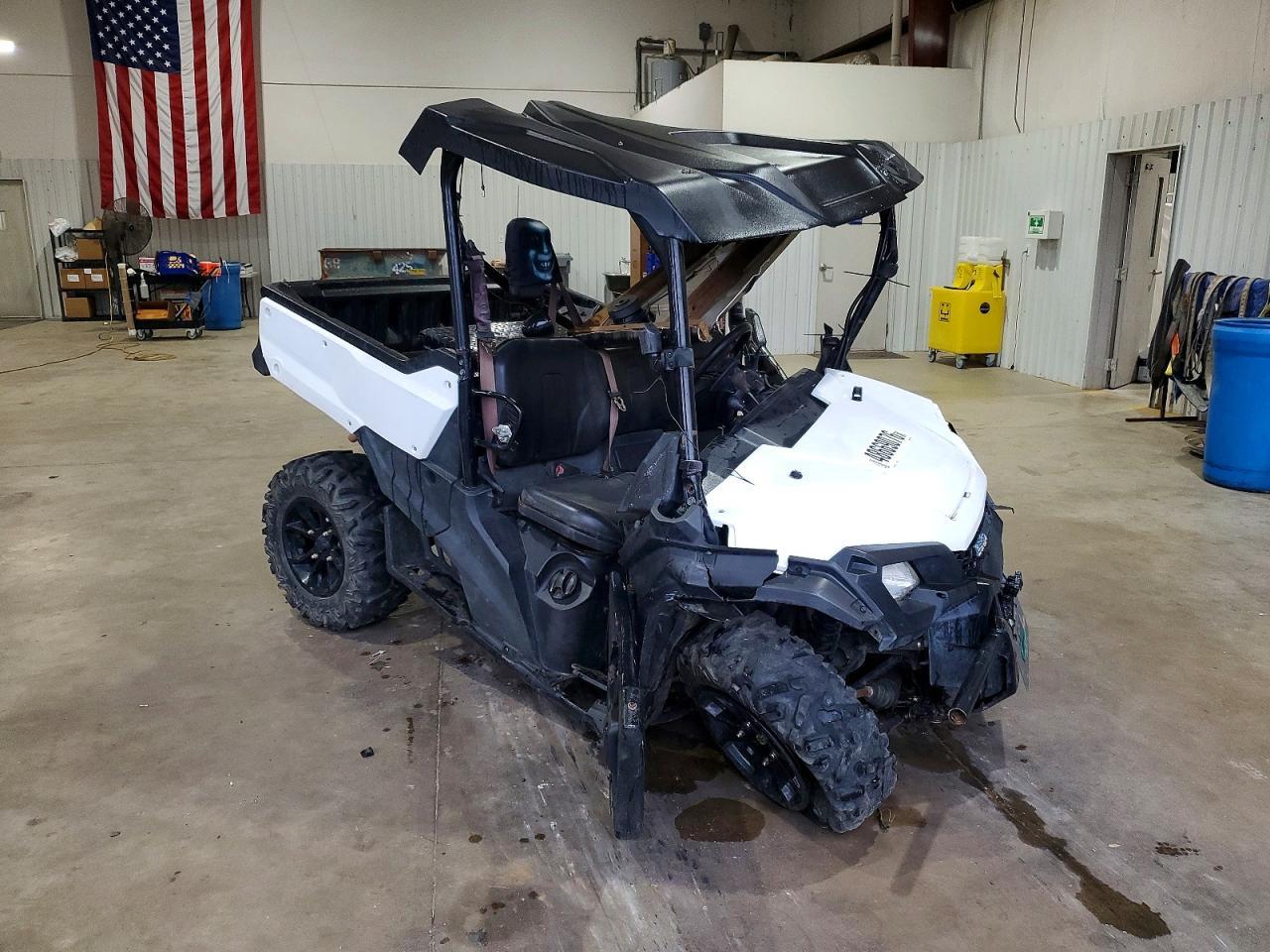 2016 Honda Pioneer 1000 Utility Vehicle