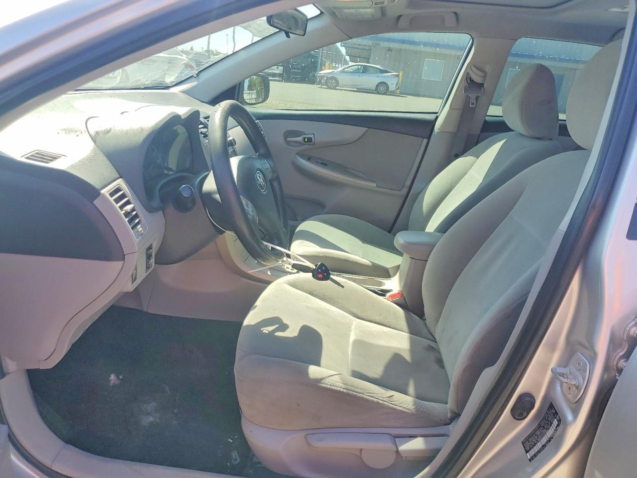 2011 Toyota Corolla Le - Image 7