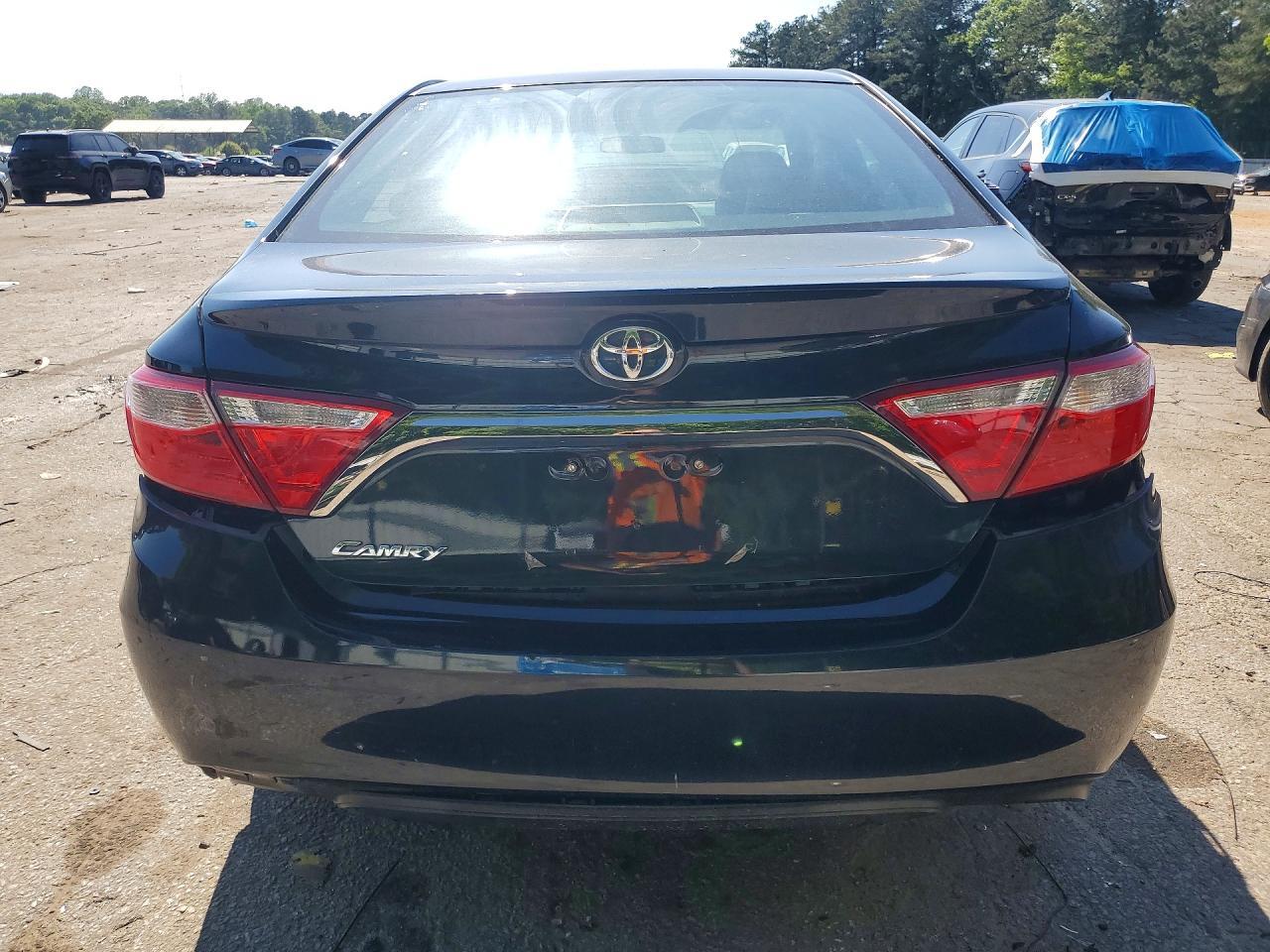 2017 Toyota Camry Se - Фото 6