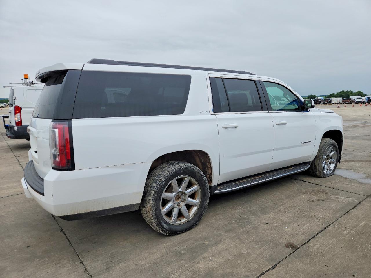2019 GMC Yukon Xl K1500 Sle - Фото 3