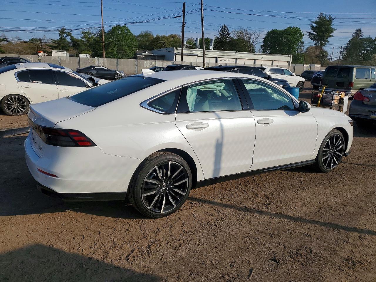 2026 Honda Accord Touring Hybrid - Фото 3