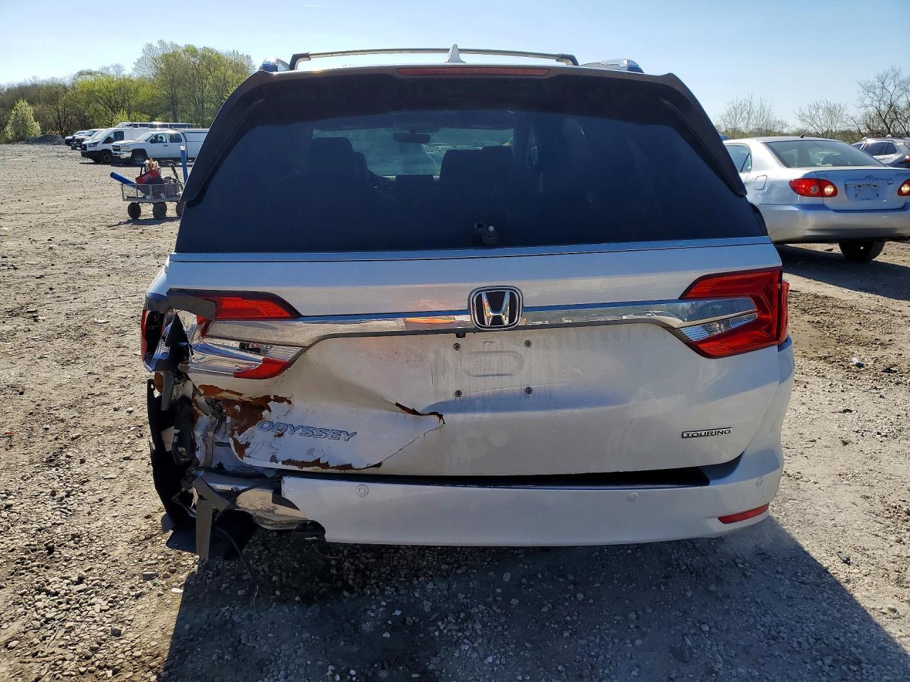 2020 Honda Odyssey Touring - Image 6