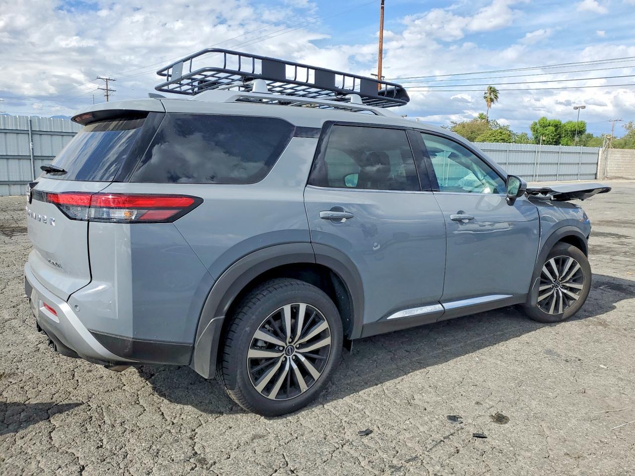 2025 Nissan Pathfinder Platinum - Фото 3