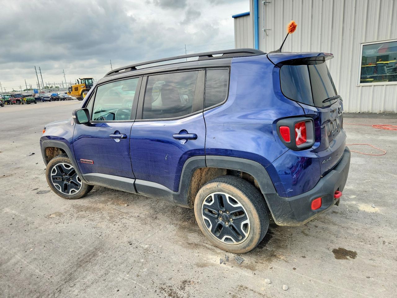 2016 Jeep Renegade Trailhawk - Image 2