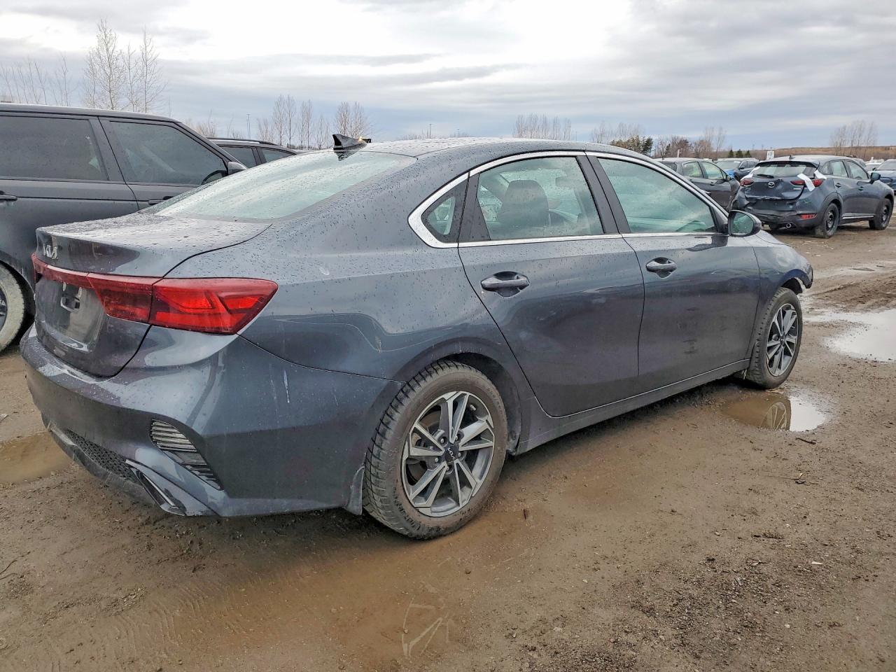 2022 Kia Forte Gt Line - Image 3