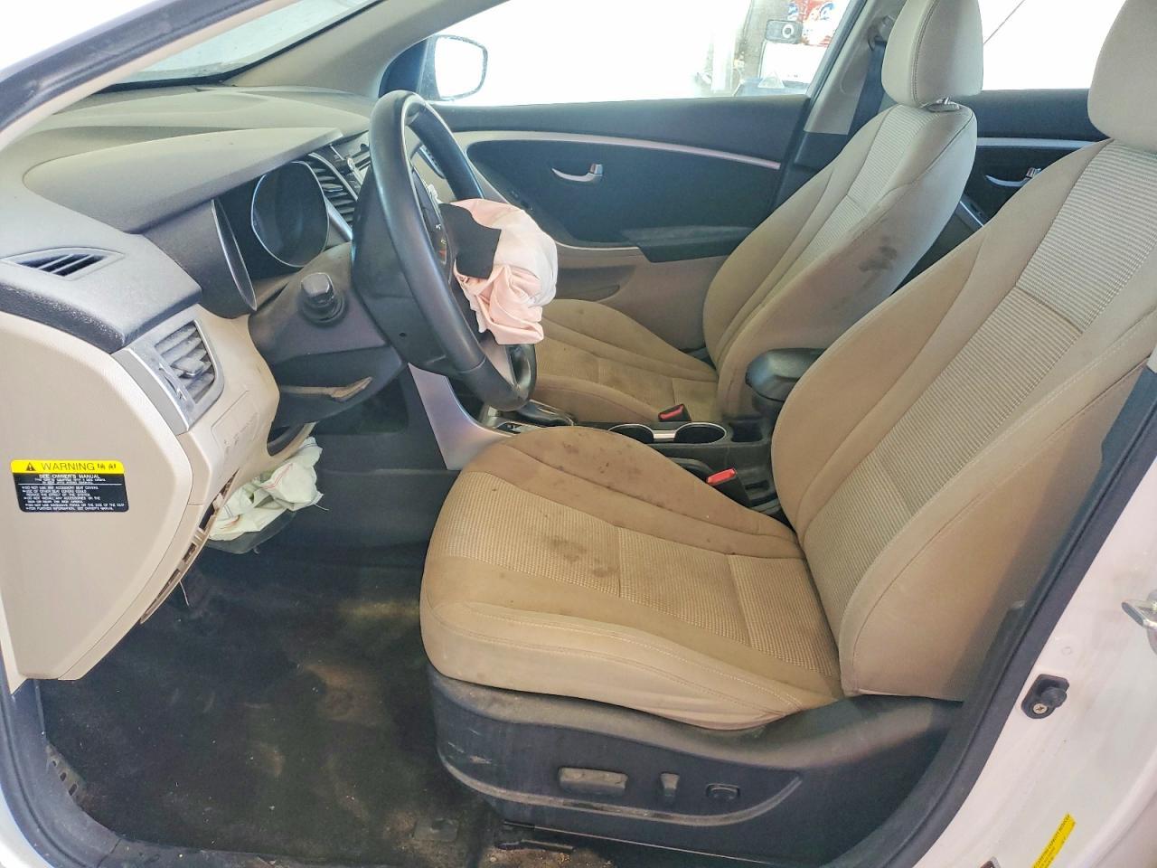 2016 Hyundai Elantra Gt Base - Image 7