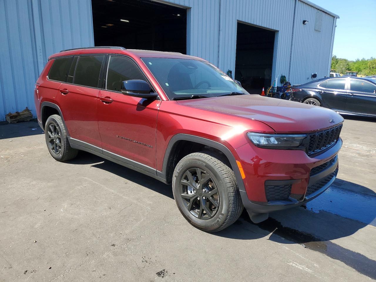 2024 Jeep Grand Cherokee L Altitude - Image 4
