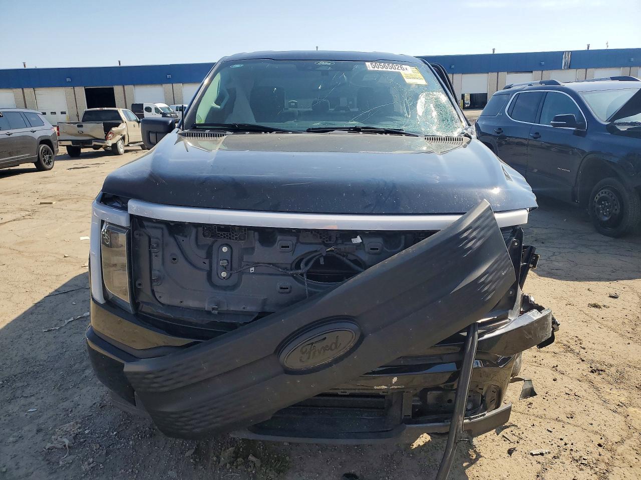 2025 Ford F150 Lightning Xlt - Фото 5