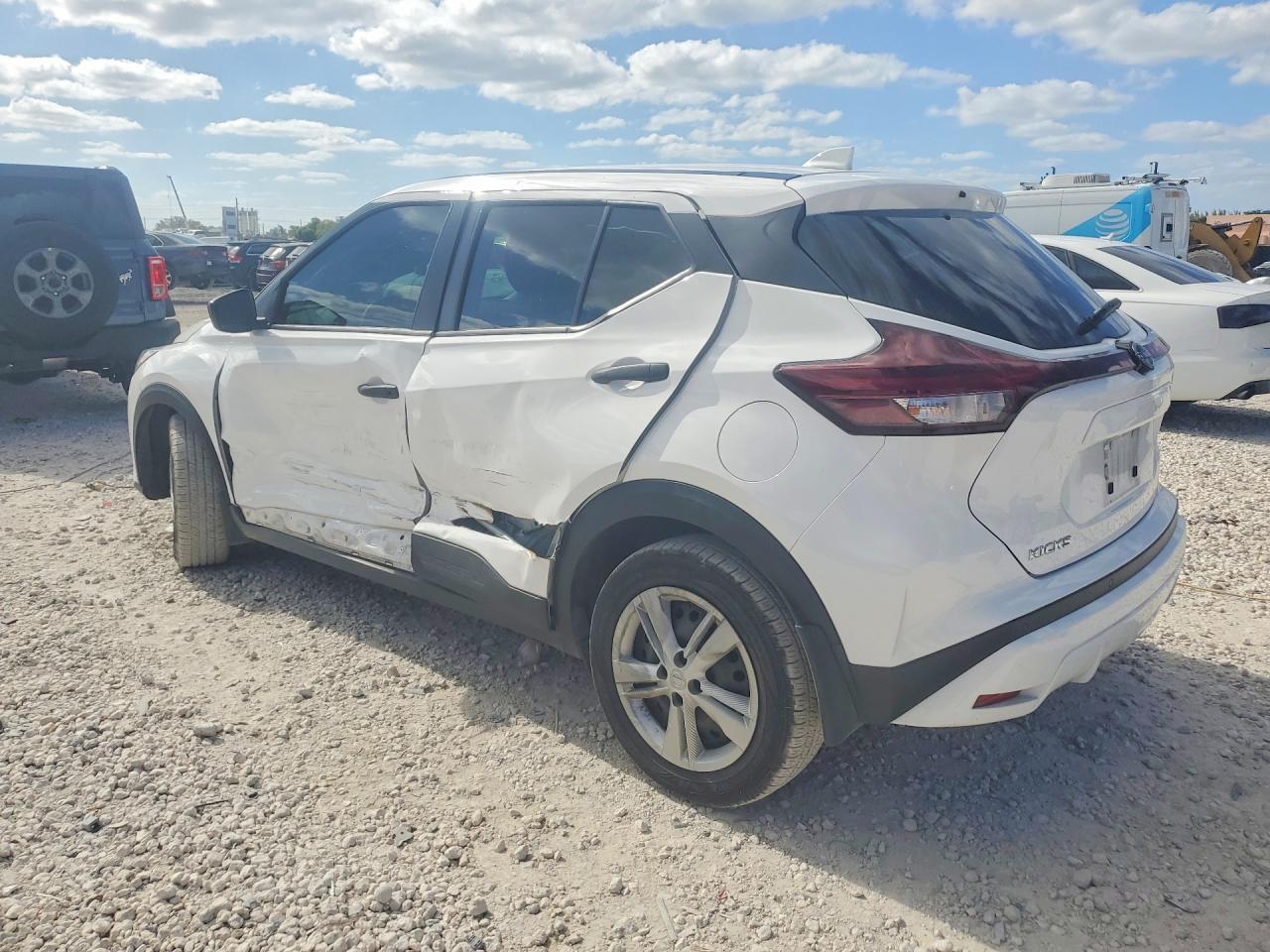 2024 Nissan Kicks S - Фото 2