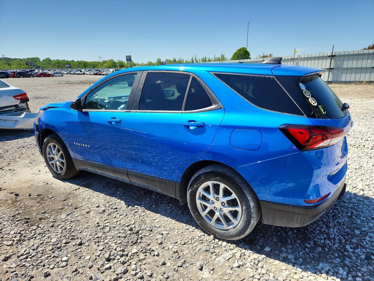 2024 Chevrolet Equinox Ls - Фото 2