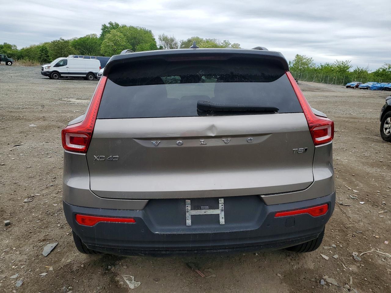 2022 Volvo Xc40 T5 R-Design - Фото 6