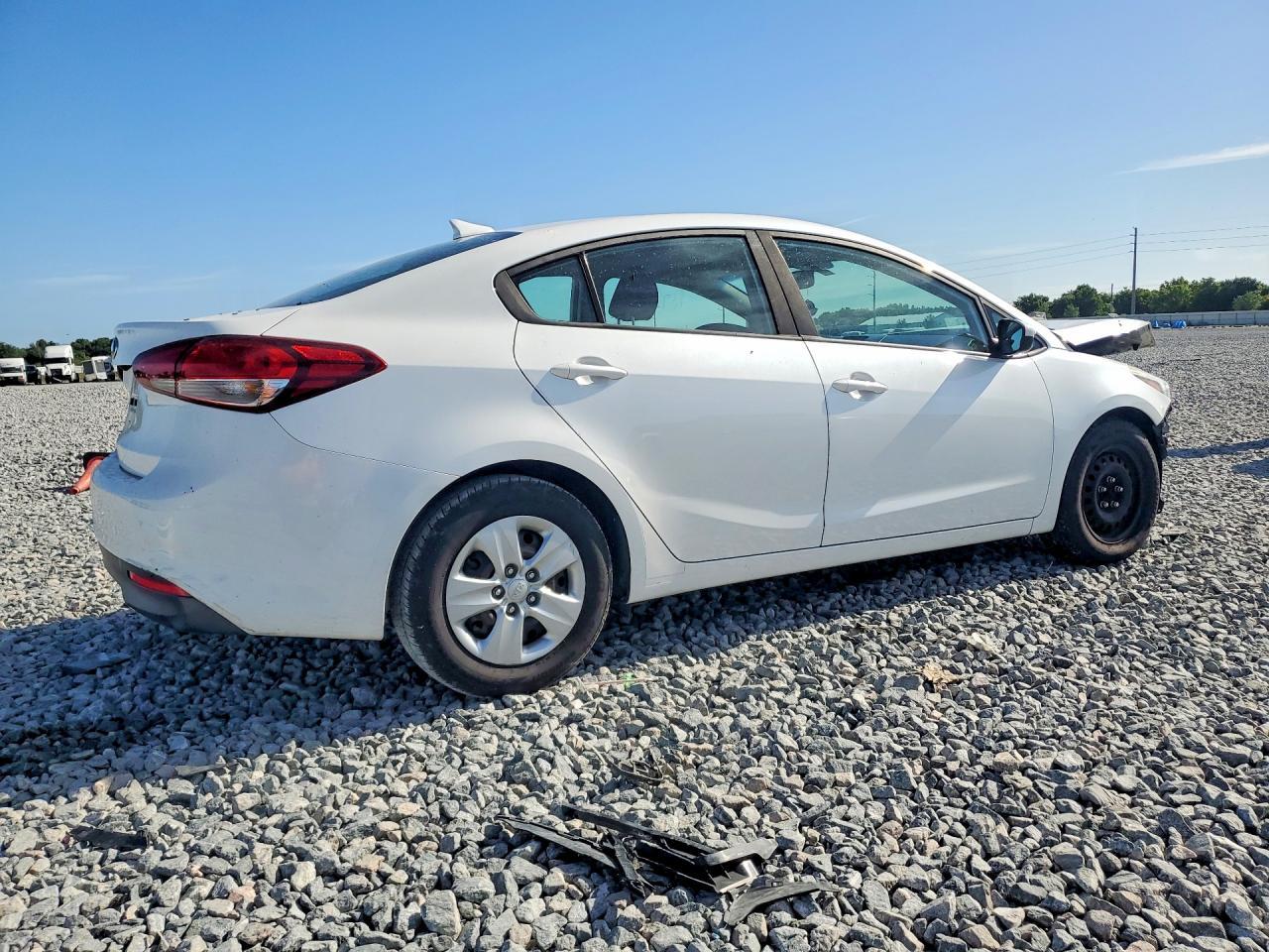 2018 Kia Forte Lxs - Фото 3