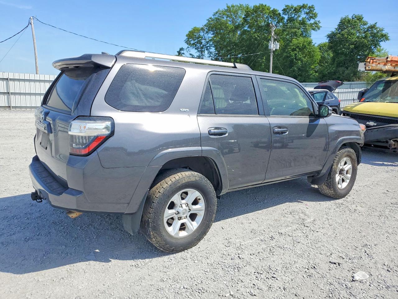2022 Toyota 4 Runner - Фото 3