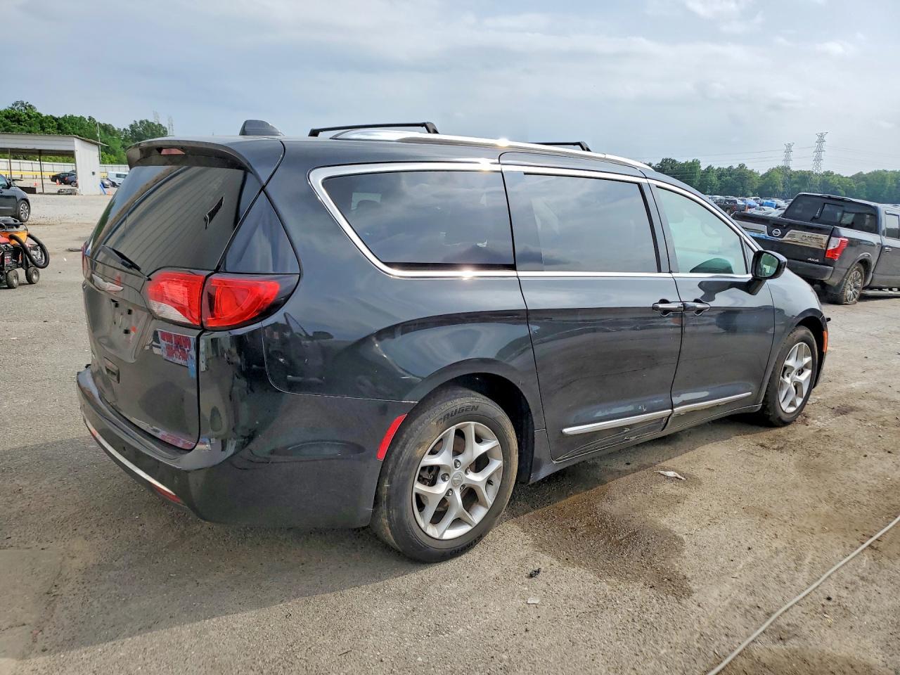 2018 Chrysler Pacifica Touring L Plus - Фото 3