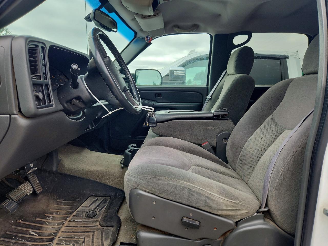 2005 Chevrolet Silverado K2500 Heavy Duty - Image 7