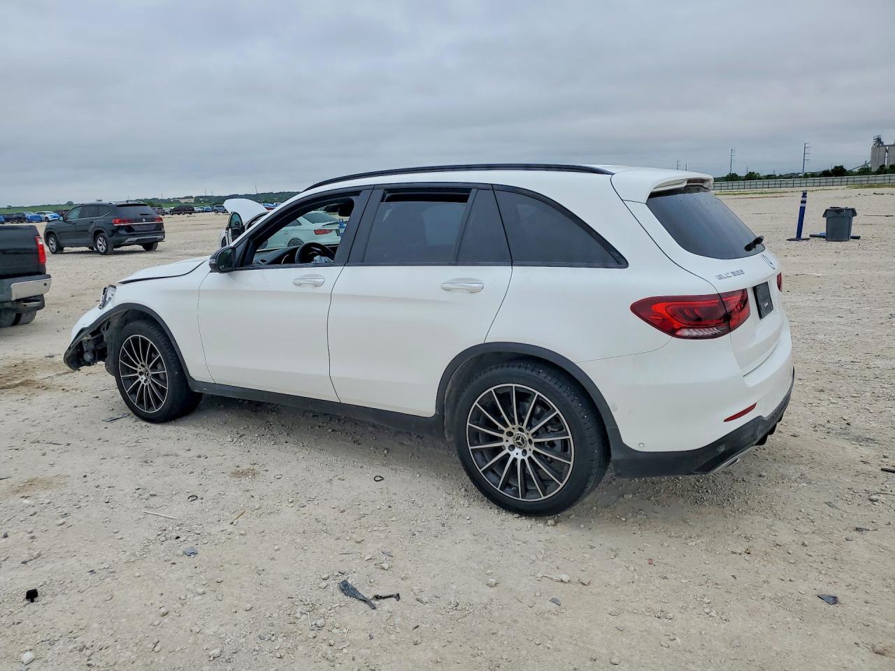 2022 Mercedes-Benz Glc 300 4Matic - Фото 2