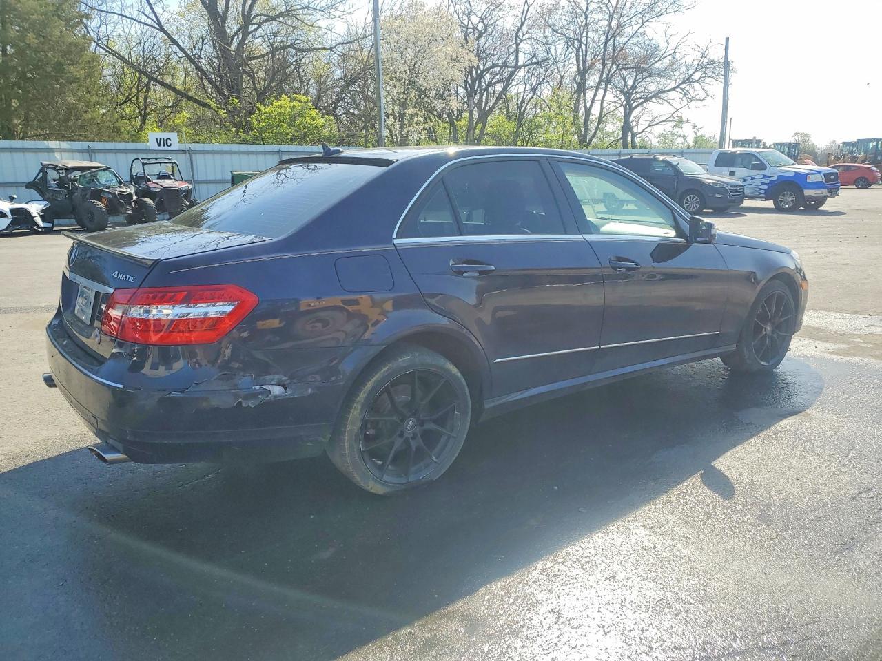 2010 Mercedes-Benz E 350 4Matic - Фото 3