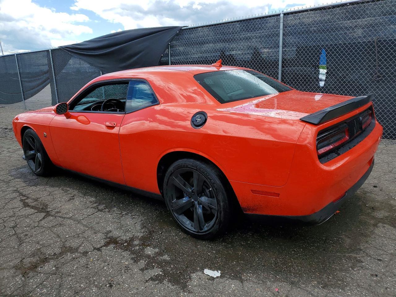 2016 Dodge Challenger R - Фото 2