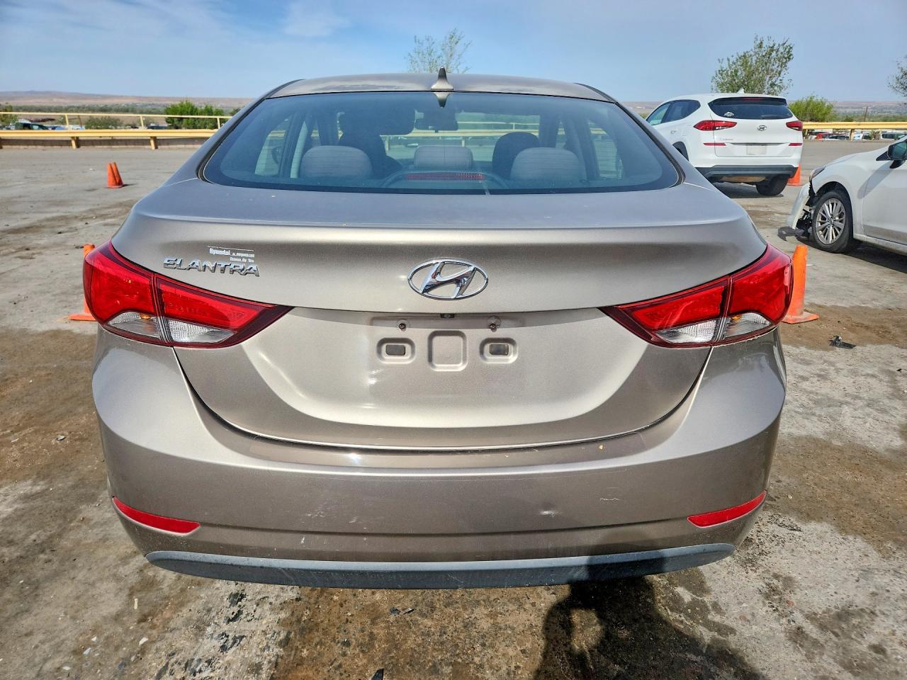 2015 Hyundai Elantra Se - Фото 6