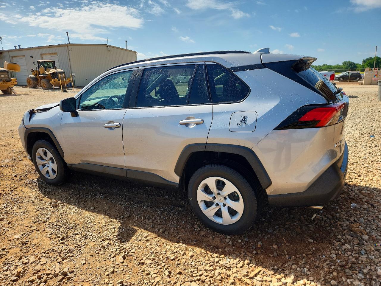 2020 Toyota Rav4 Le - Фото 2