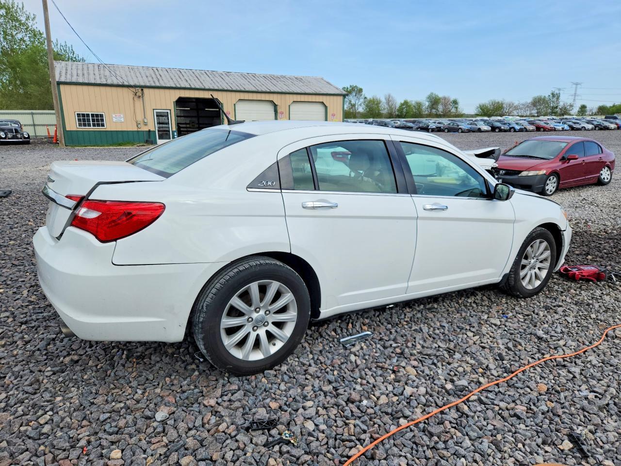2014 Chrysler 200 Limited - Фото 3