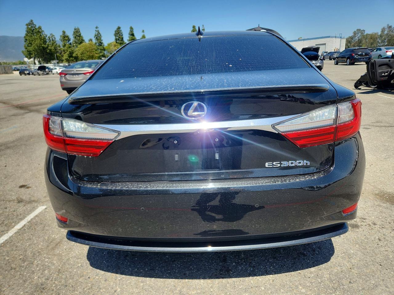 2017 Lexus Es 300H - Фото 6