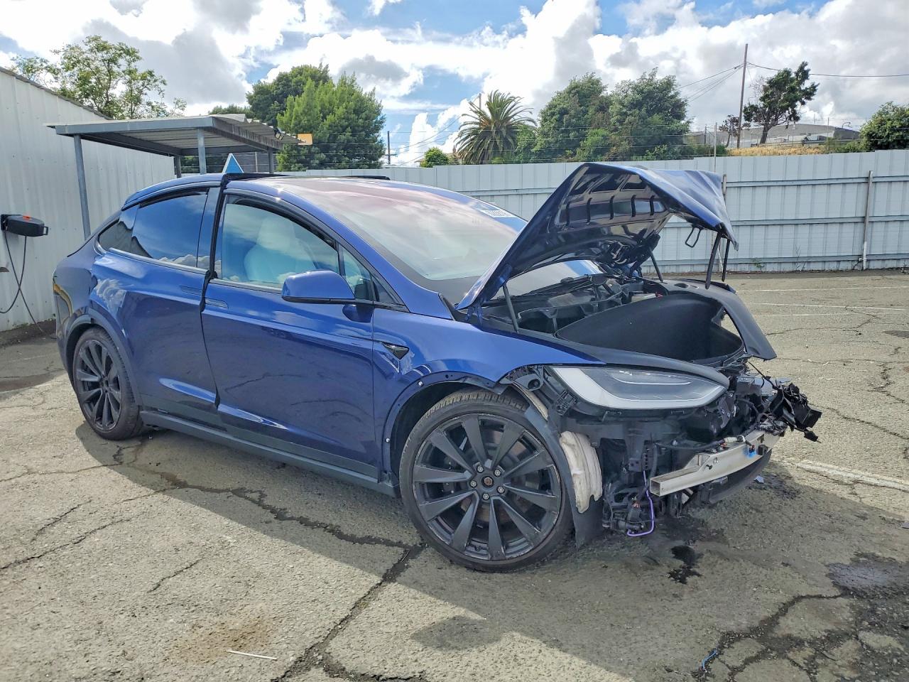 2023 Tesla Model X - Image 4