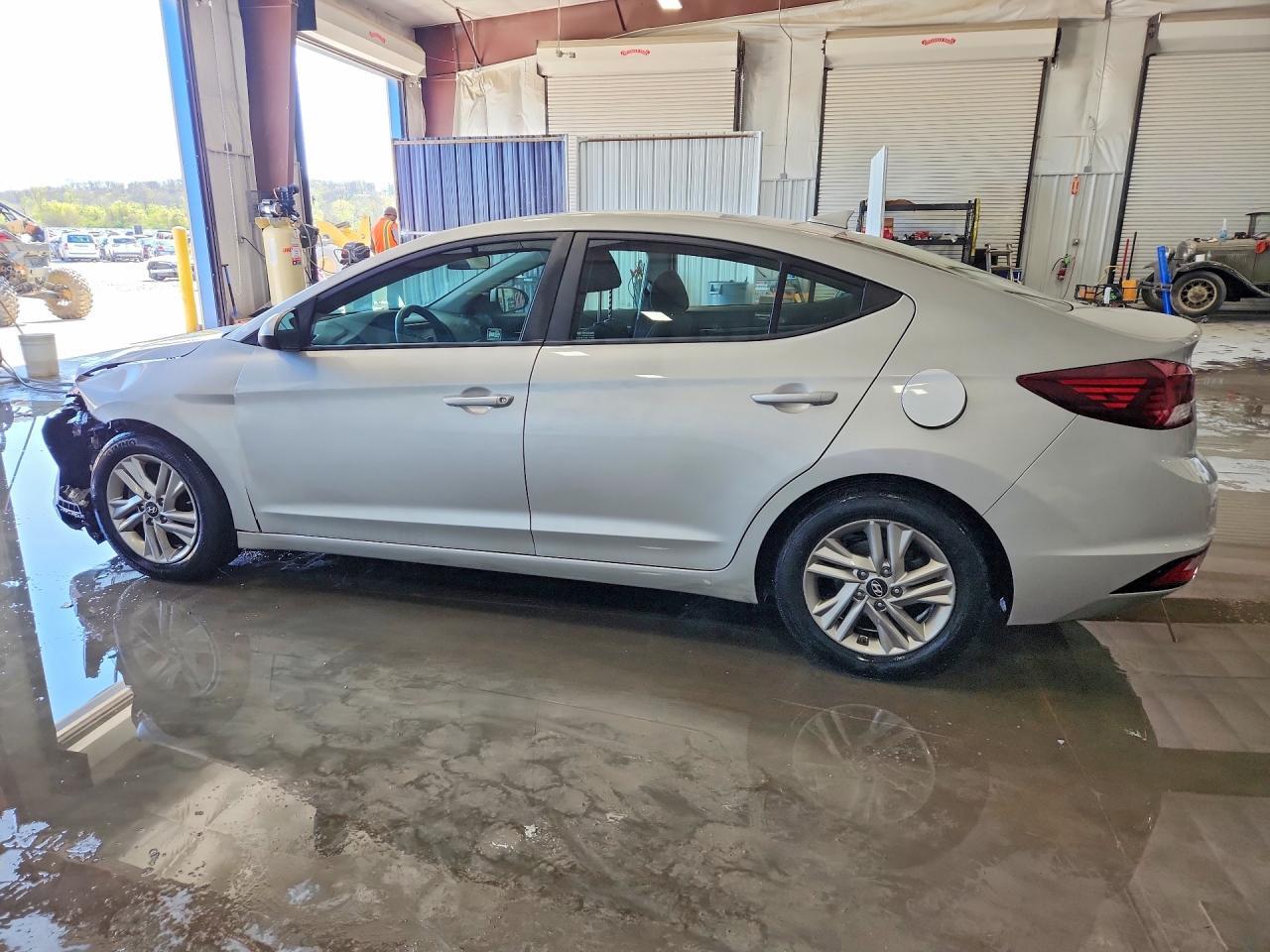 2019 Hyundai Elantra Sel - Фото 2