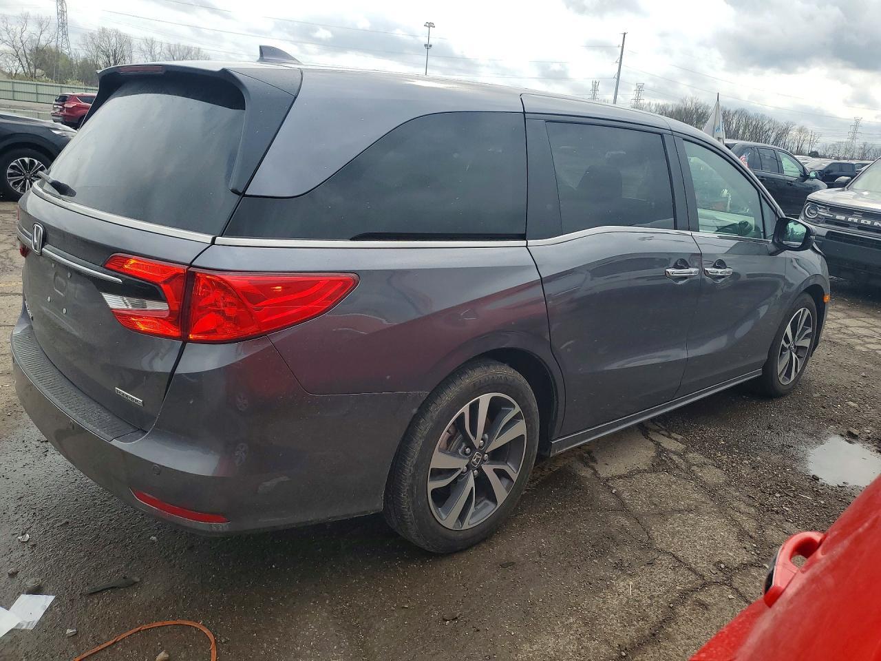2024 Honda Odyssey Touring - Фото 3